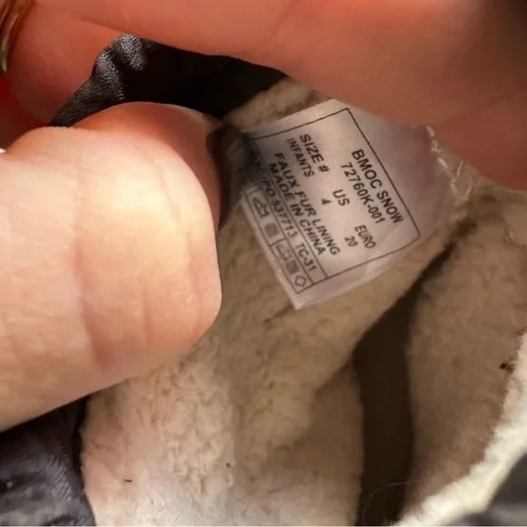 BOGS Kids Black Snow Boots - Picture 4 of 5